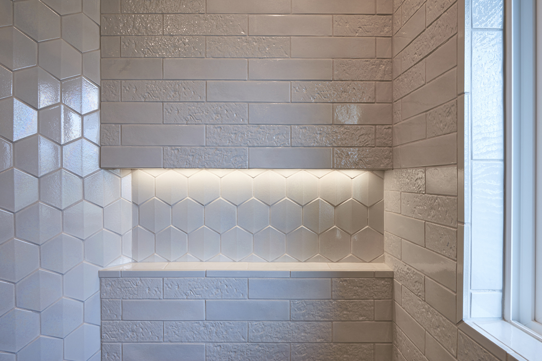 8-Shower-Lighting-Ideas-For-Your-Bathroom-Remodel-6