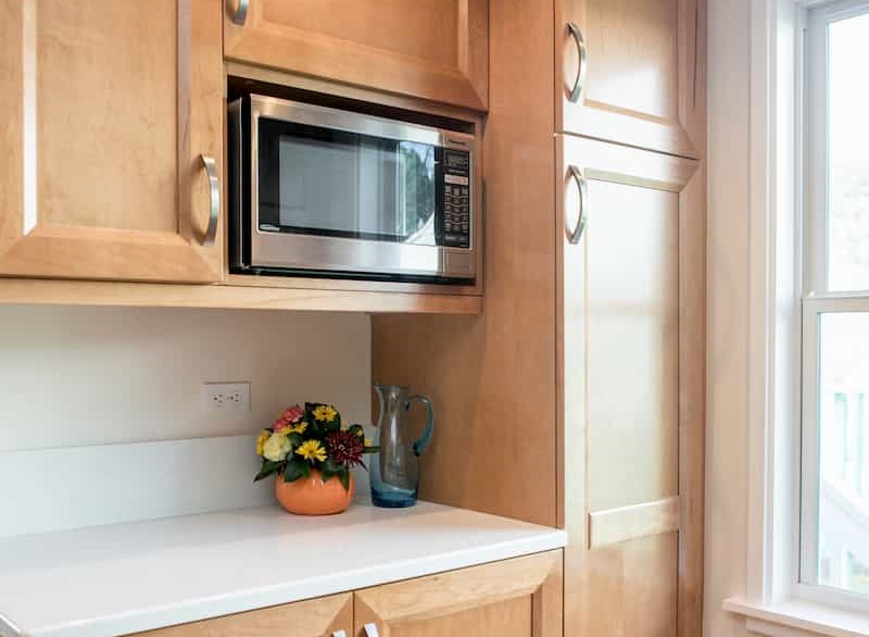 Microwave placement for a small kitchen