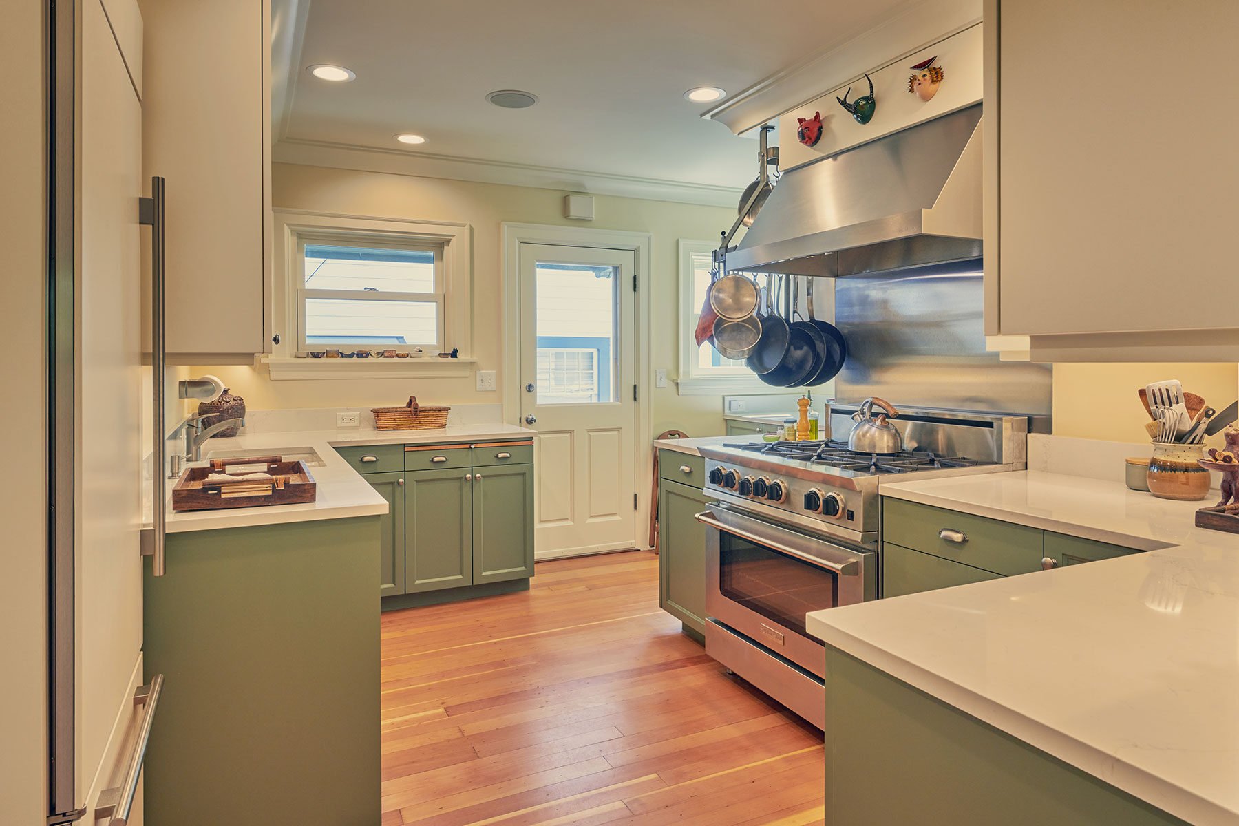 painted-kitchen-cabinets-1