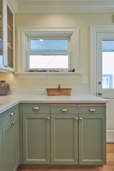painted-kitchen-cabinets-3