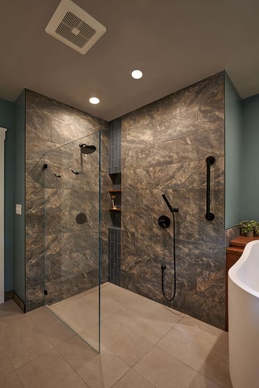 The-Pros-and-Cons-of-Curbless-and-Curbed-Showers-4