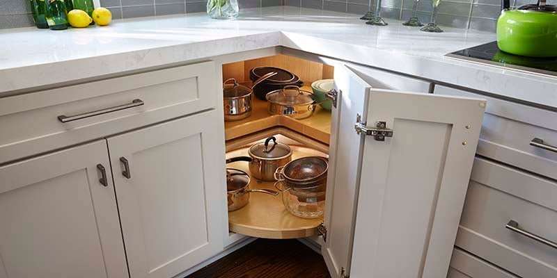 Kitchen Corner Cabinet Design, What Do You Put In Corner Kitchen Cabinets
