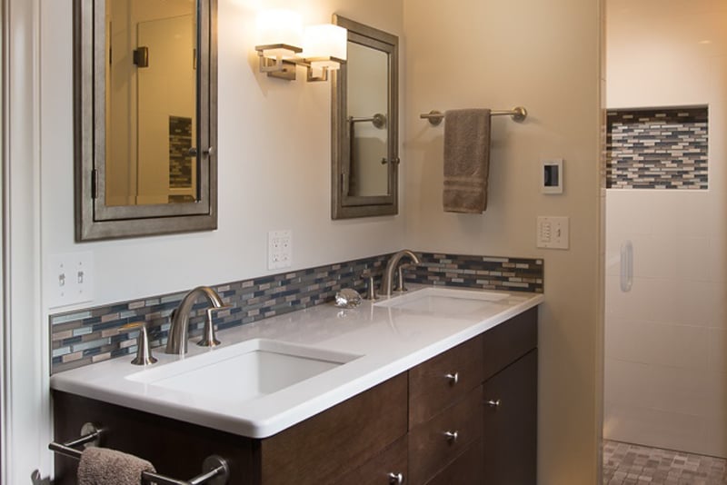 Why A Jack And Jill Bathroom Is So Convenient For Your Family - How Does A Jack And Jill Bathroom Work