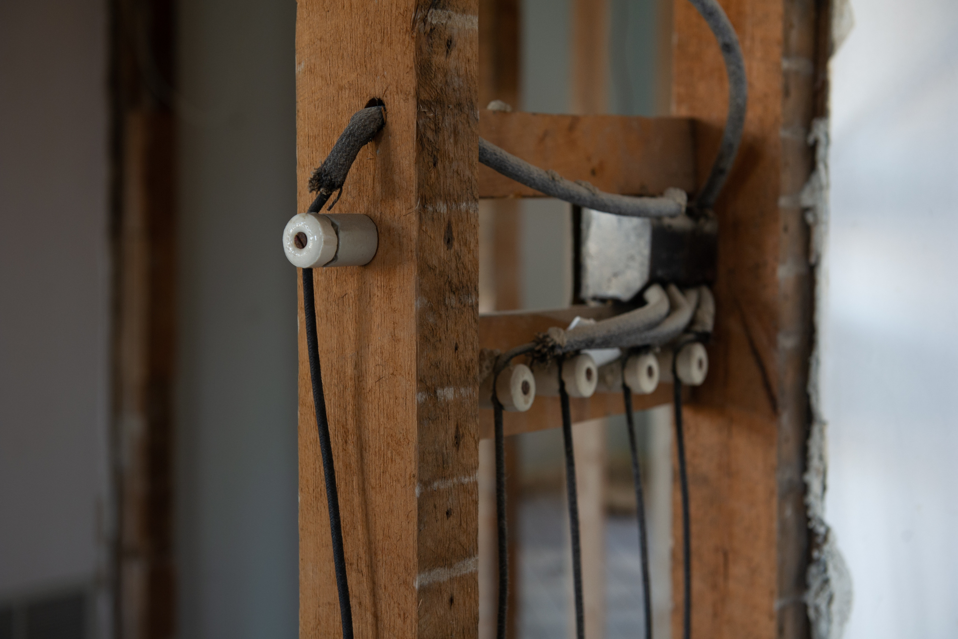 Knob-and-Tube Wiring in Seattle's Older Homes: When It Has to Go 2 Many Seattle homes built before 1950 still have knob-and-tube wiring. Here's what it means for safety, homeowners insurance, and when a remodel is the right time to replace it.