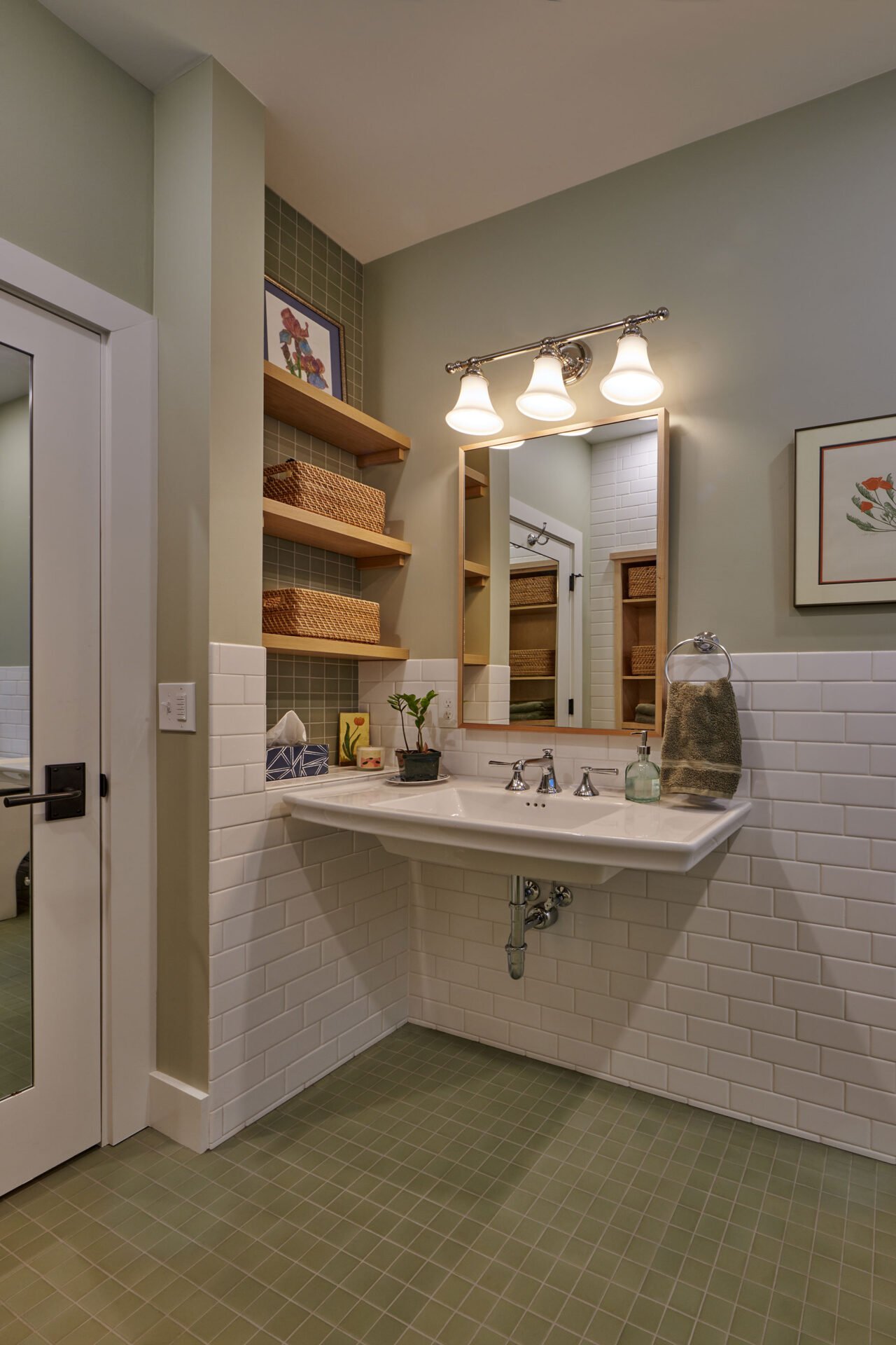 Learn how to design a luxury bathroom that feels like a personal spa. From freestanding tubs to heated floors, explore upscale primary bathroom ideas tailored for Seattle homes.