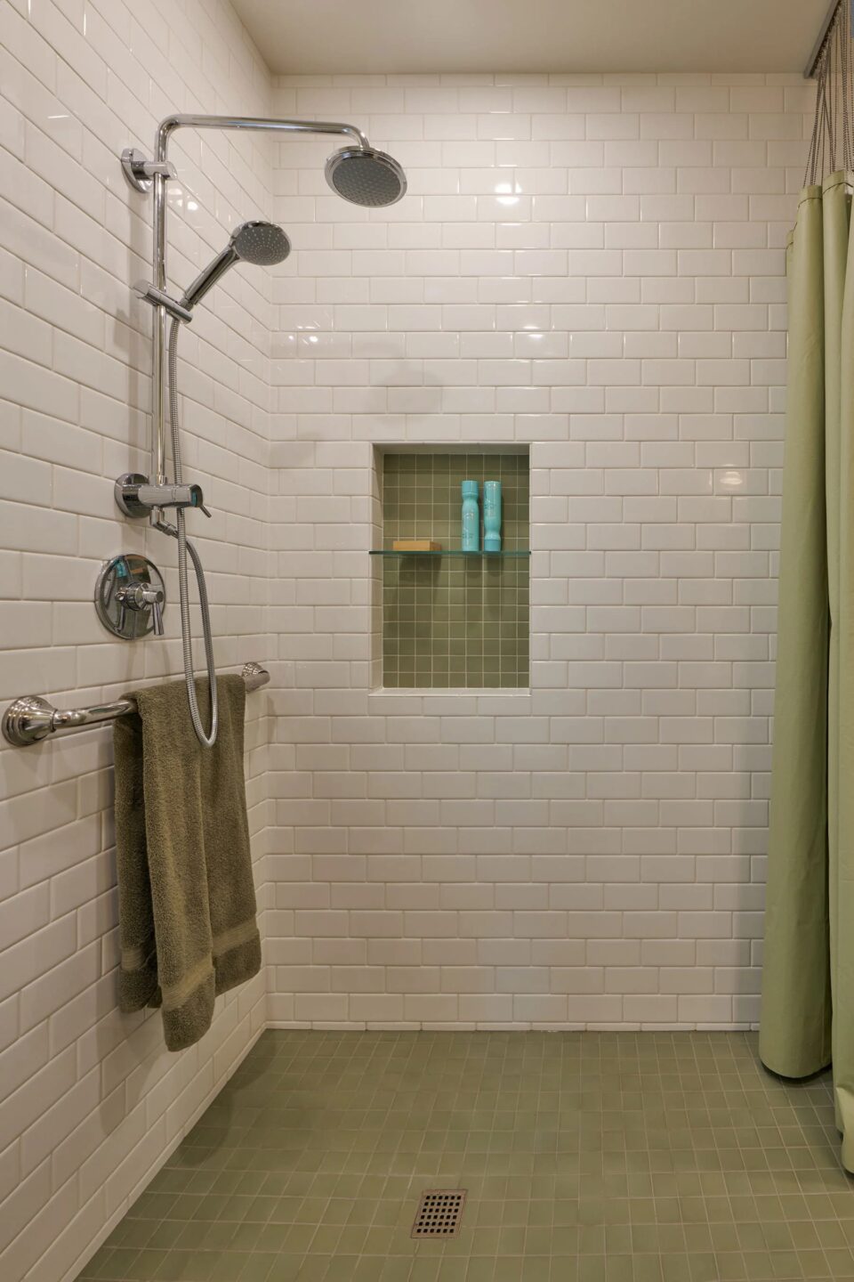 The Pros and Cons of Curbless and Curbed Showers: What to Know Before ...