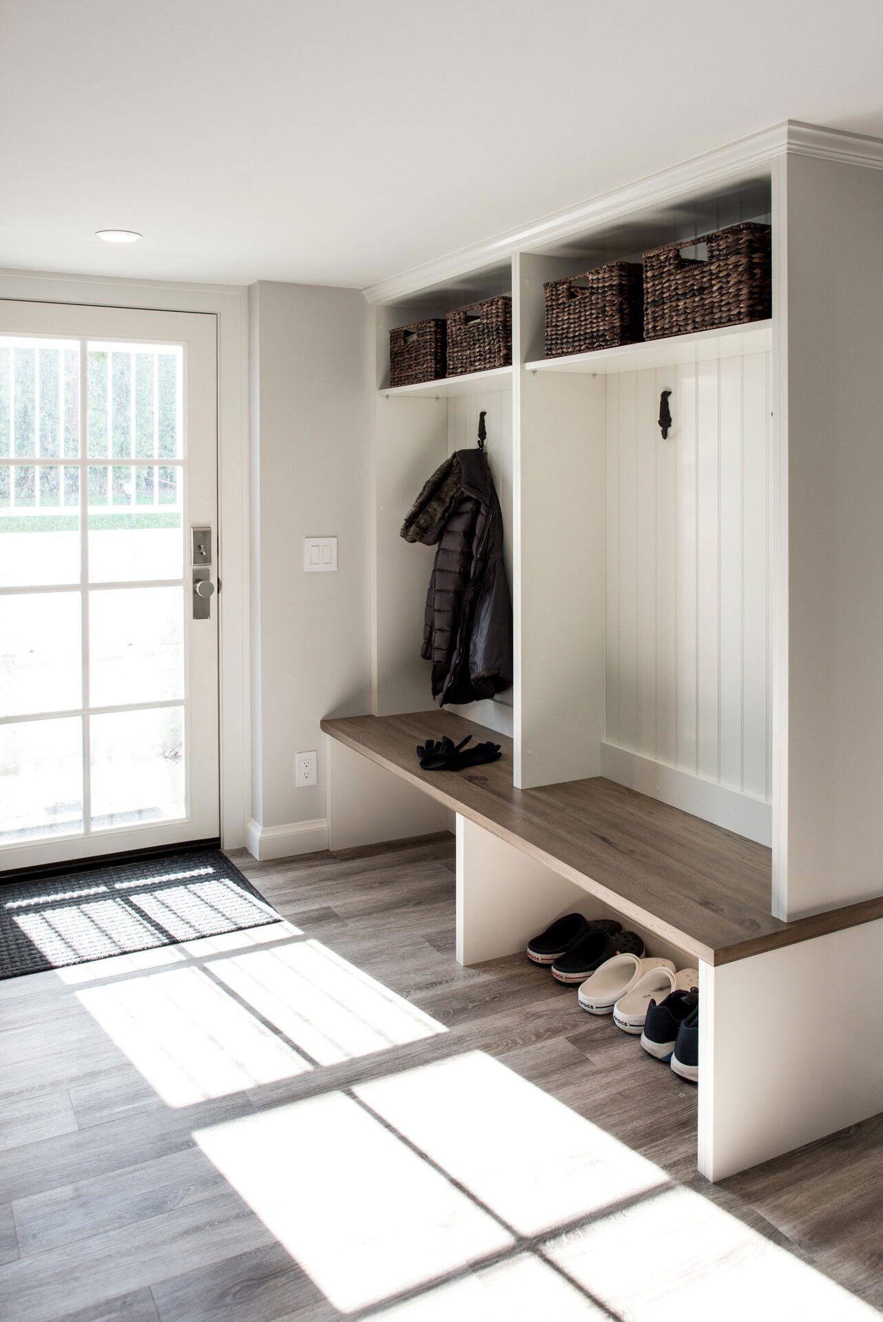 Tiny but Mighty: Small Entryway Ideas You Can Squeeze into Any Home 6 Get our experts’ creative ideas for what to put in a small entryway—from storage benches and key bowls to smart shoe organization and lighting tips. Make the most of your small space!