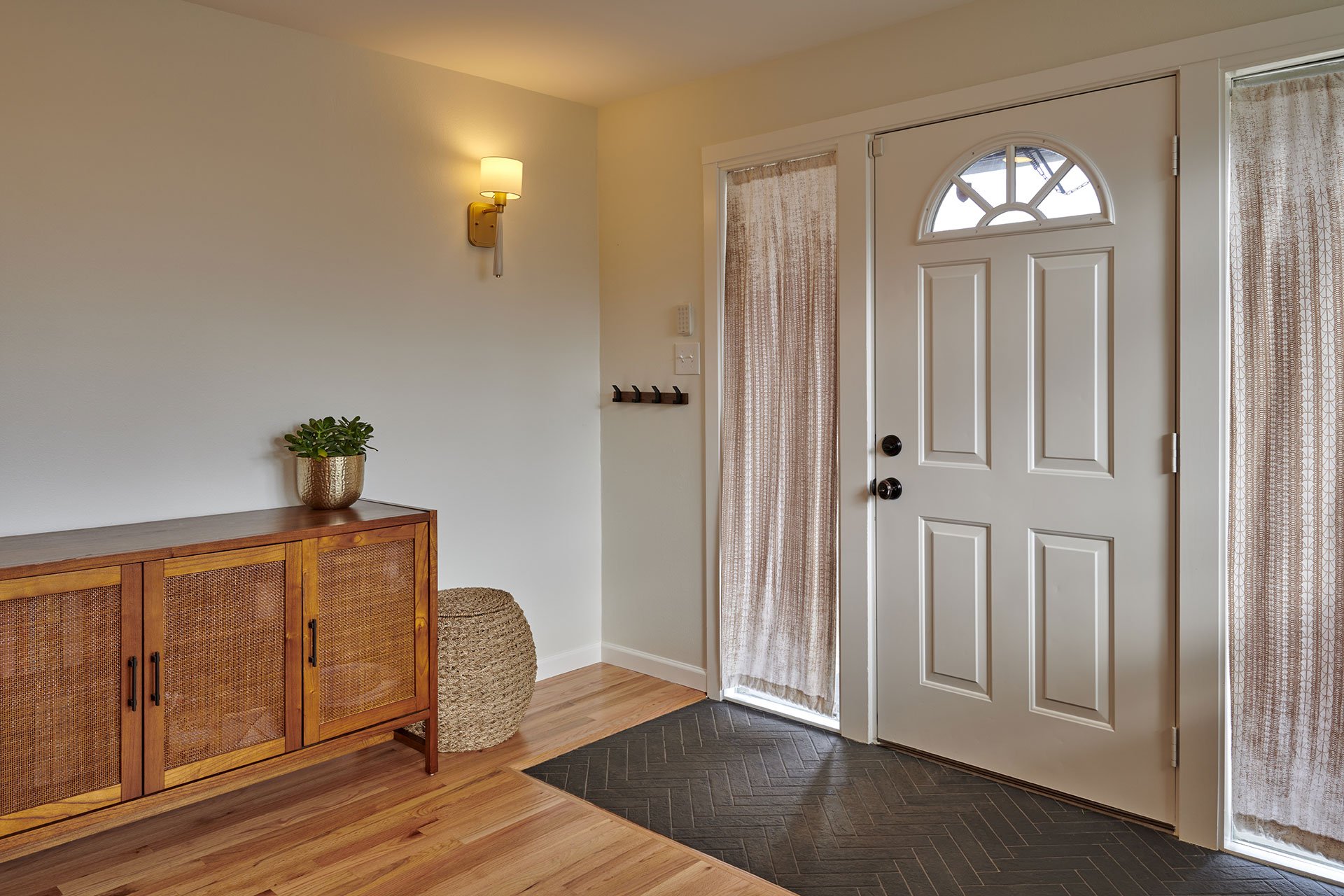 Tiny but Mighty: Small Entryway Ideas You Can Squeeze into Any Home 3 Get our experts’ creative ideas for what to put in a small entryway—from storage benches and key bowls to smart shoe organization and lighting tips. Make the most of your small space!