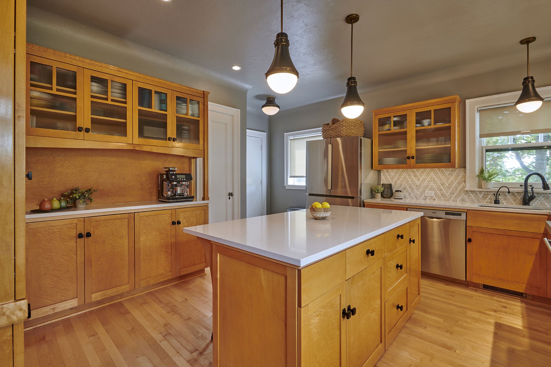 The best kitchen design matches your personality. Get familiar with today's top kitchen styles and get inspired to create your own dream kitchen.