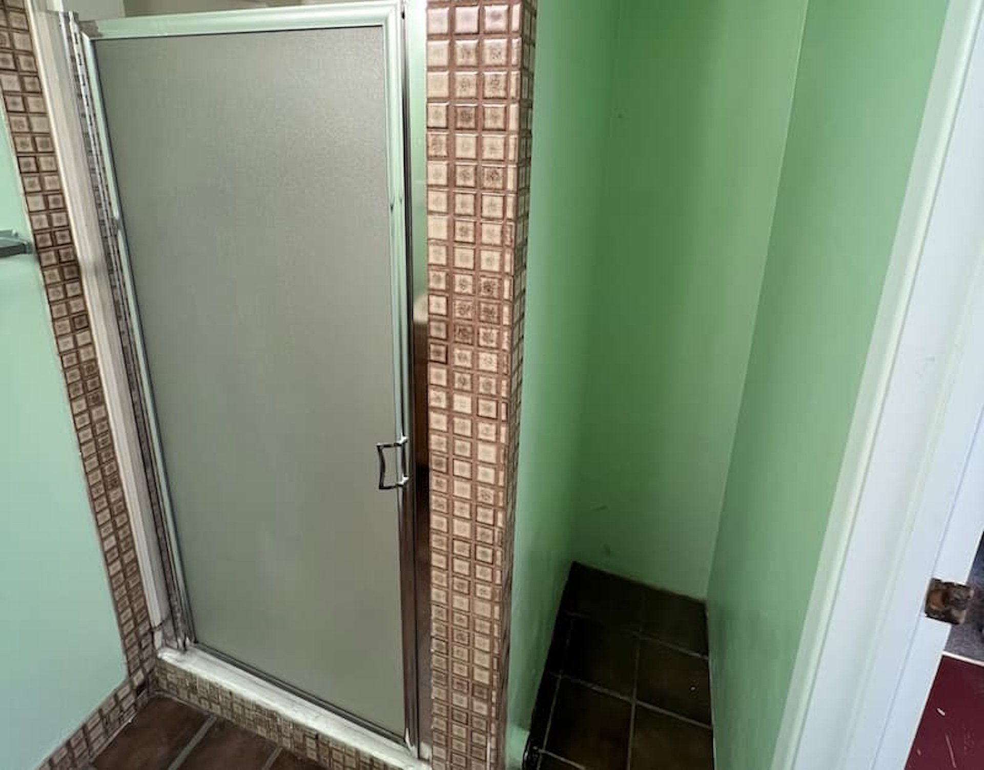 whittier heights bath before remodel